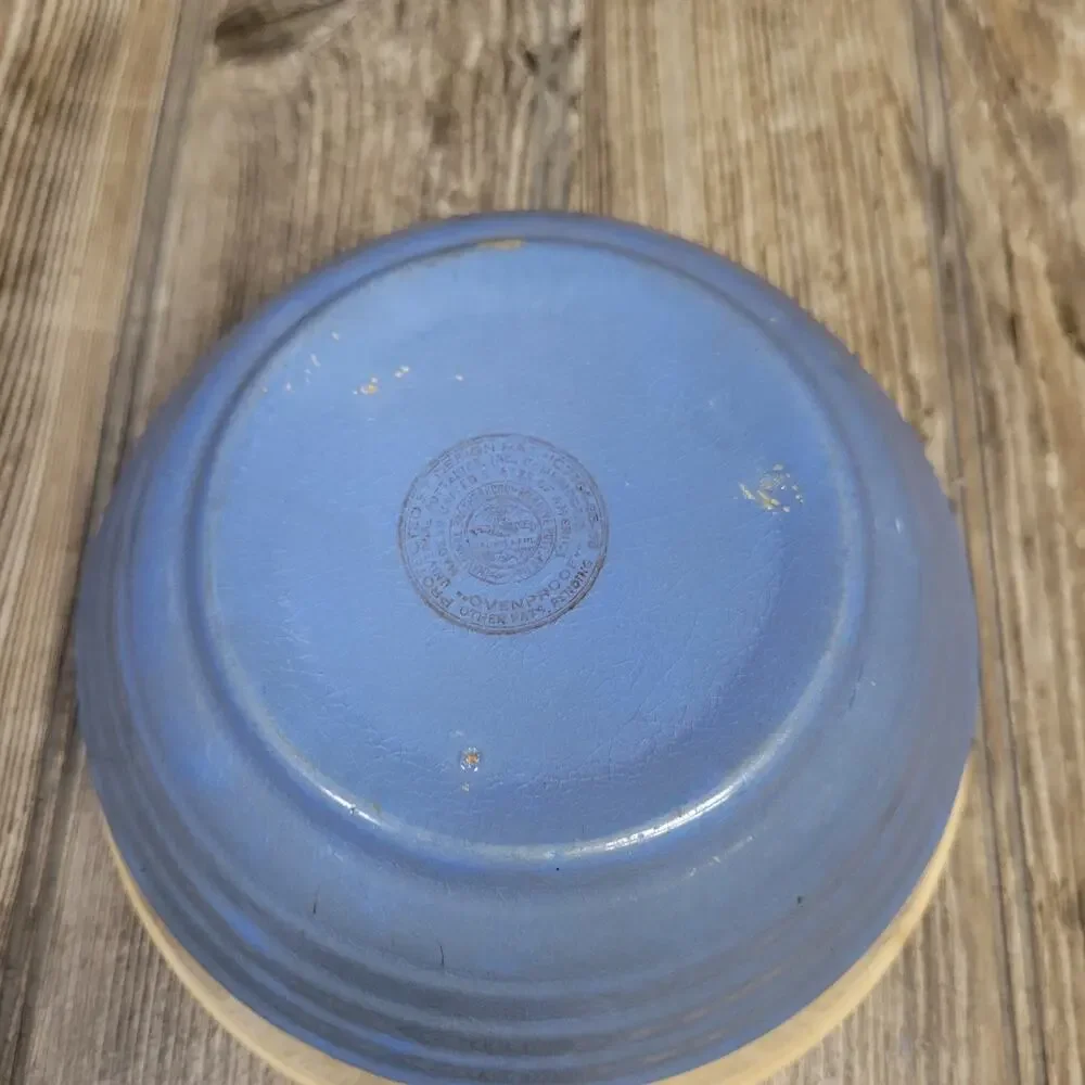 Vintage Universal Potteries Blue Cream Stoneware Ribbed Mixing Bowl Cambridge OH